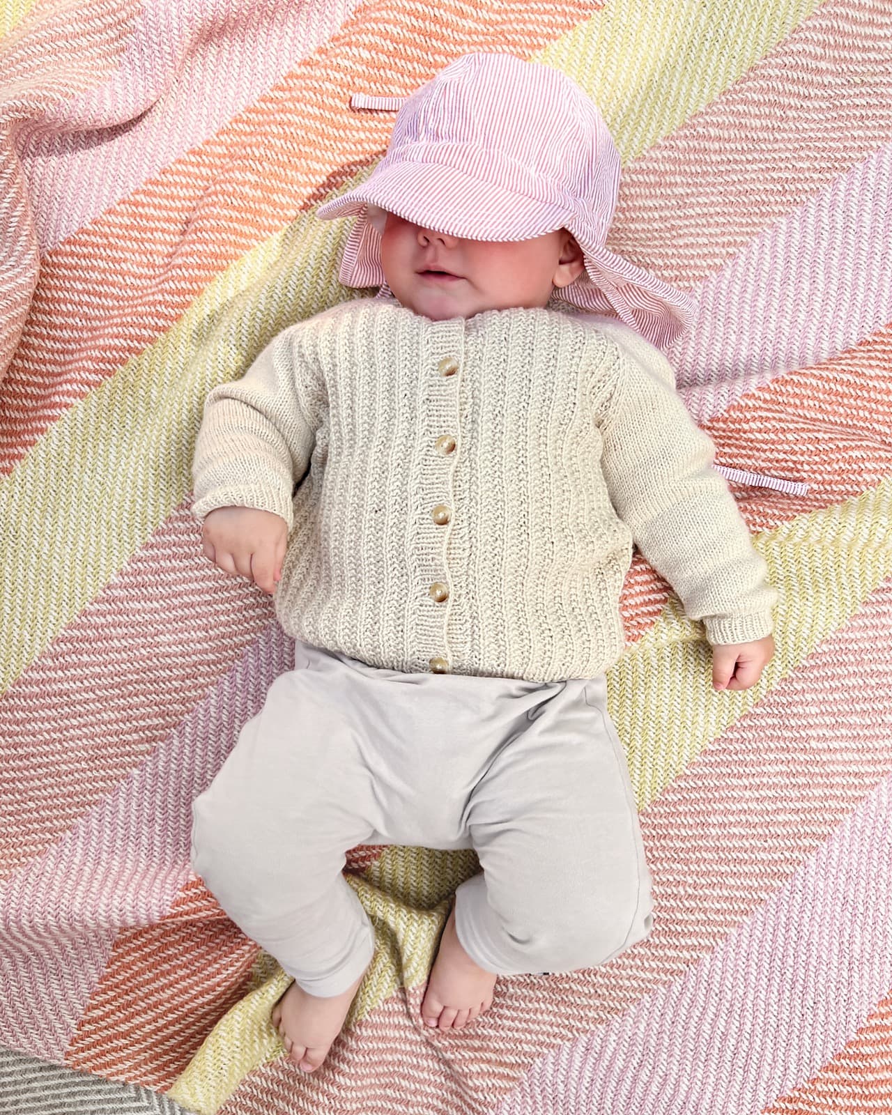 Hallaien Cardigan